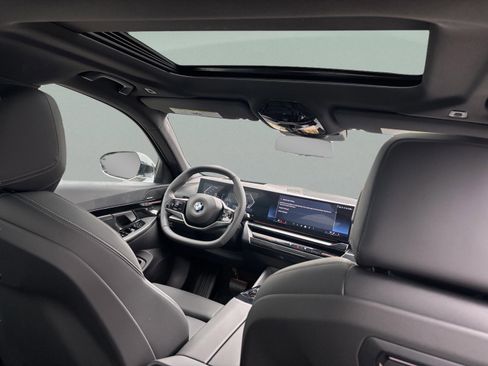 Used 2026 BMW 530i image 32