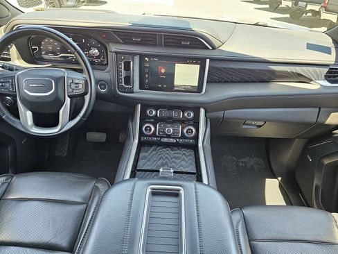 Used 2024 GMC Yukon Denali RWD image 17