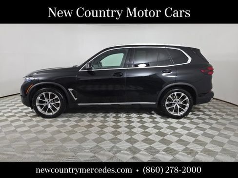 Used 2024 BMW X5 xDrive40i w/ Premium Package AWD/4WD image 4