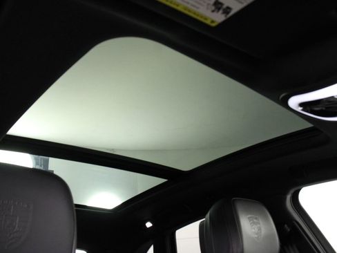 Certified 2023 Porsche Macan image 25