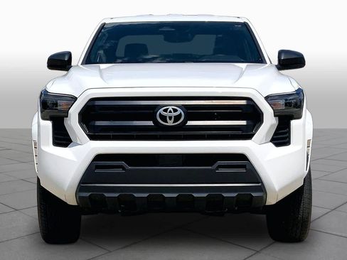Used 2025 Toyota Tacoma SR RWD image 4