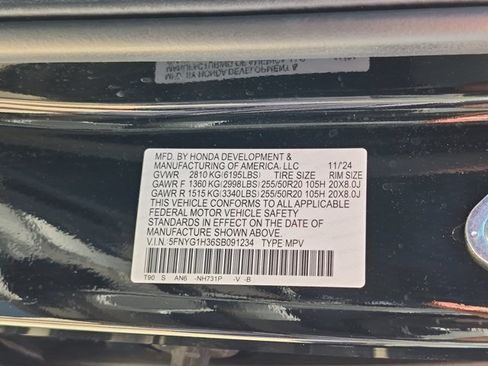 Used 2025 Honda Pilot Sport image 26