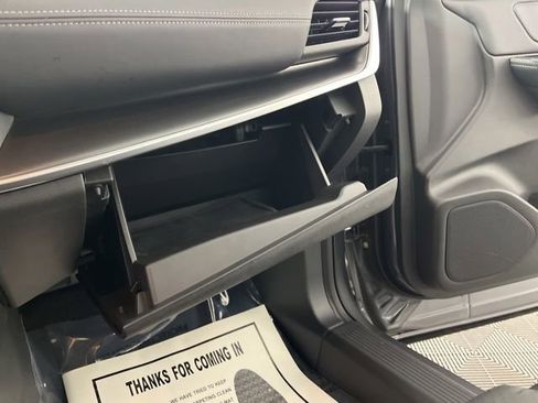Used 2025 Nissan Rogue SV w/ SV Premium Package FWD image 39