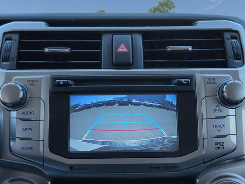 Used 2017 Toyota 4Runner SR5 AWD/4WD image 19