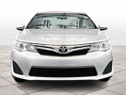 Used 2012 Toyota Camry LE image 4