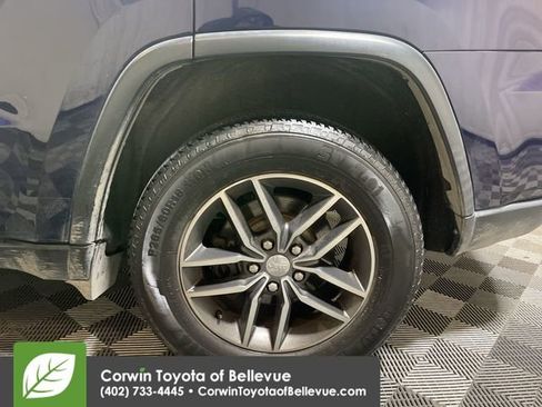 Used 2018 Jeep Grand Cherokee Limited image 25