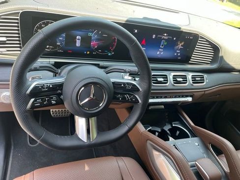 Used 2024 Mercedes-Benz GLS 450 4MATIC image 6