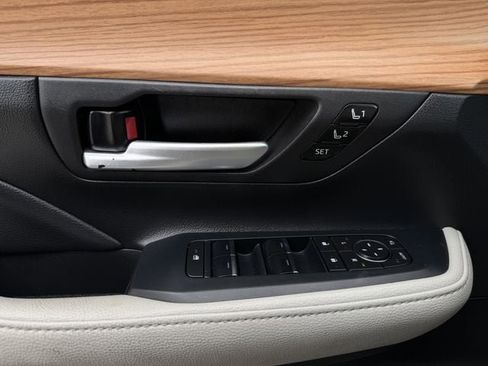 Used 2024 Toyota Grand Highlander Limited image 25