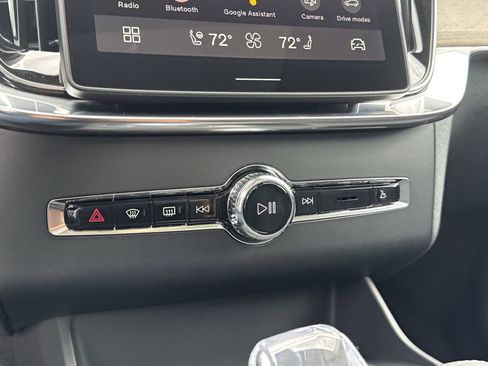 New 2025 Volvo XC90 T8 Plus w/ Protection Package Premier image 18