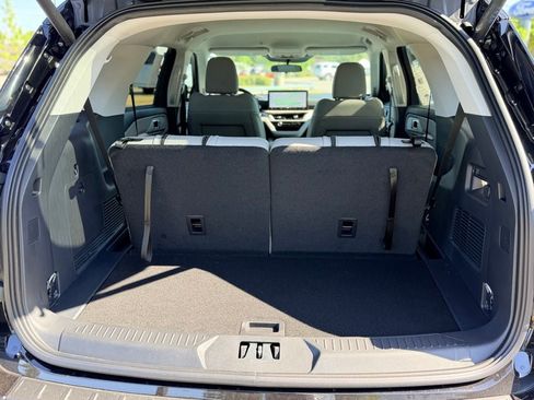 New 2026 Ford Explorer Active RWD image 30