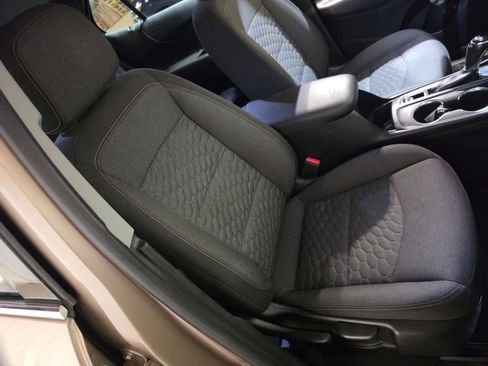 Used 2019 Chevrolet Equinox LT FWD image 24