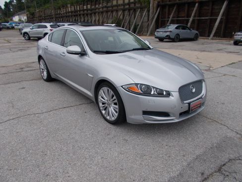 Used 2012 Jaguar XF Portfolio RWD image 3