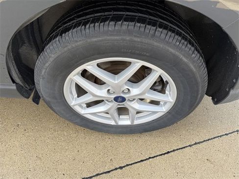 Used 2021 Ford Edge SEL w/ Convenience Package image 5