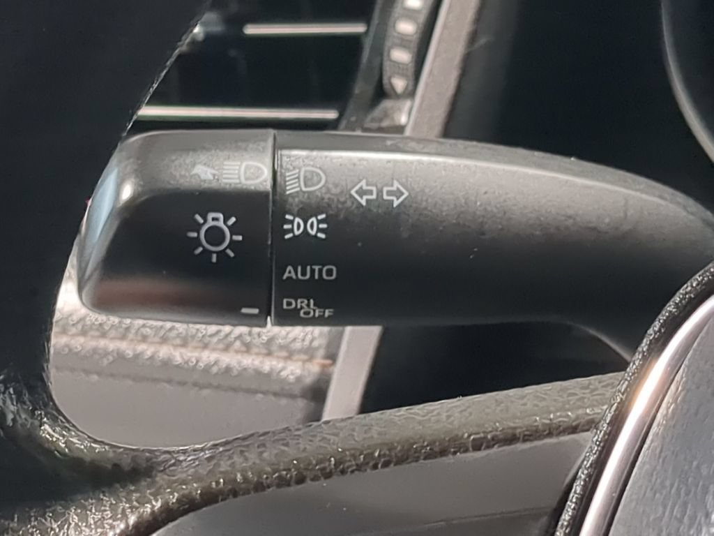 Used 2019 Toyota Camry LE FWD image 30