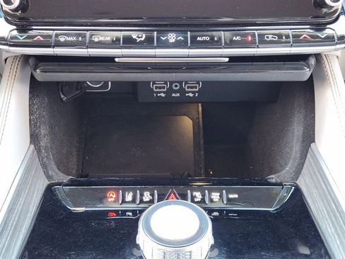 Used 2024 Jeep Wagoneer Series II image 17