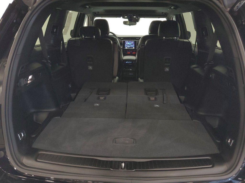 Used 2023 Jeep Grand Cherokee L Laredo AWD/4WD image 28