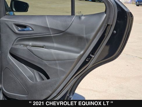 Used 2021 Chevrolet Equinox LT image 28