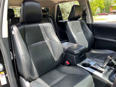 Used 2018 Toyota 4Runner Limited AWD/4WD image 38