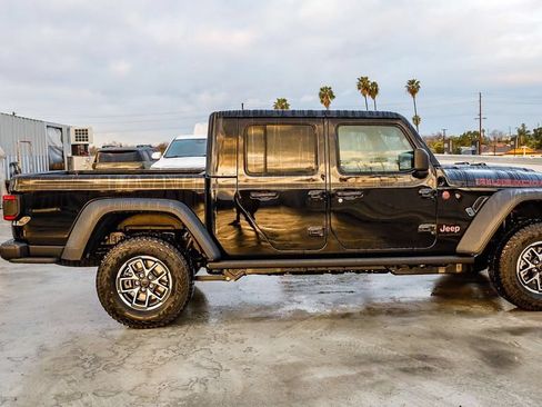 New 2026 Jeep Gladiator Rubicon AWD/4WD image 13
