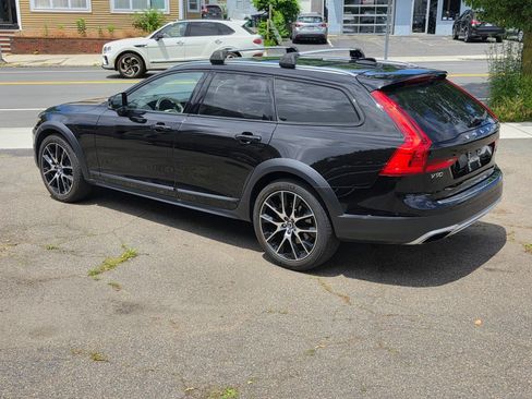 Used 2018 Volvo V90 T6 Cross Country w/ Convenience Package AWD/4WD image 4