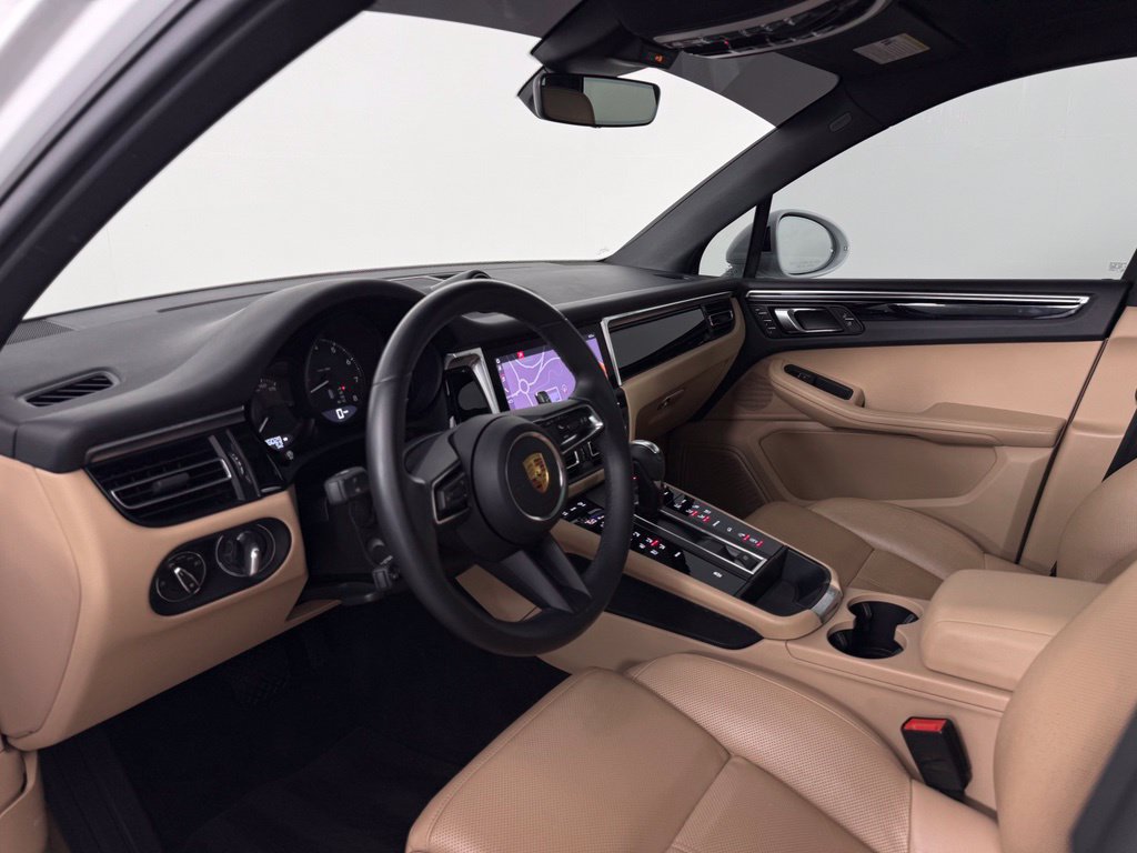 Certified 2023 Porsche Macan Turbo AWD/4WD image 4