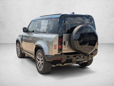 New 2025 Land Rover Defender 90 X-Dynamic SE image 9