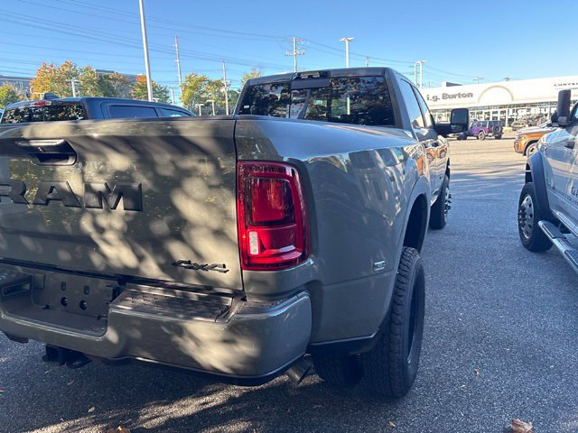 New 2027 RAM 3500 Big Horn AWD/4WD image 15