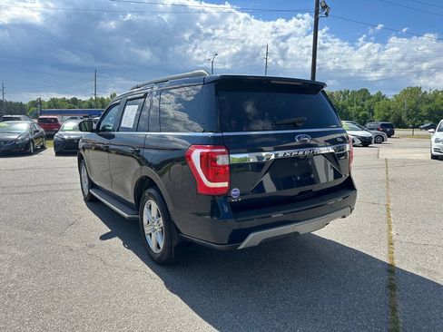 Used 2021 Ford Expedition XLT image 3