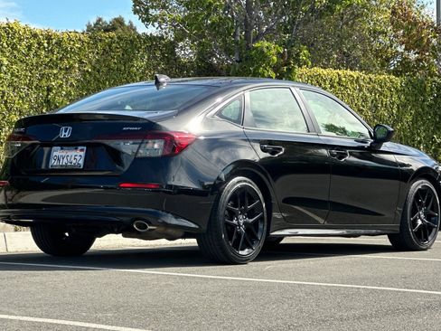 Used 2025 Honda Civic Sport image 4
