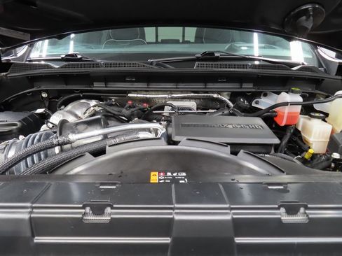 Used 2025 GMC Sierra 2500 AT4X image 33