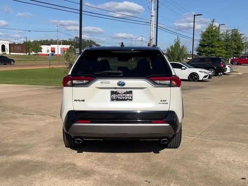 Used 2021 Toyota RAV4 XSE w/ XSE Grade Weather Package image 5