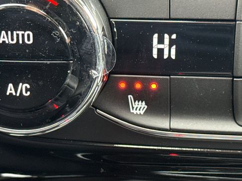 Used 2025 Chevrolet Trax LT w/ Driver Confidence Package image 31