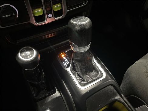 Used 2019 Jeep Wrangler Unlimited Sport S image 24