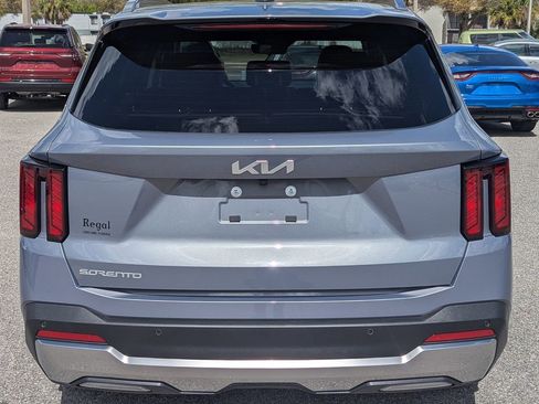 Used 2025 Kia Sorento S w/ Panoramic Sunroof Package image 4