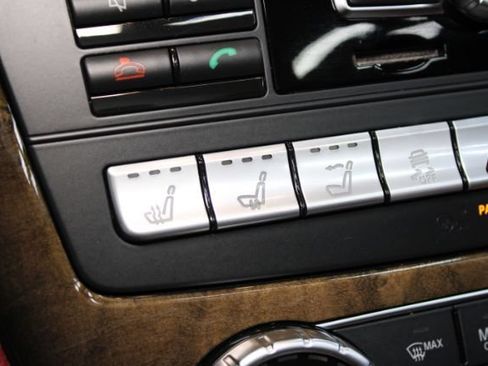 Used 2013 Mercedes-Benz SL 550 image 24