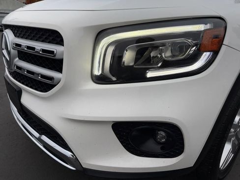 Used 2020 Mercedes-Benz GLB 250 4MATIC w/ Premium Package image 21