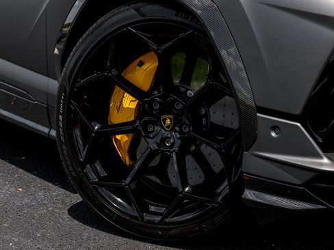 Used 2024 Lamborghini Urus Performante AWD/4WD image 22