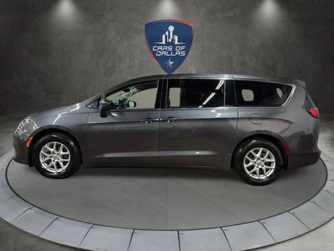 Used 2023 Chrysler Voyager LX FWD image 2