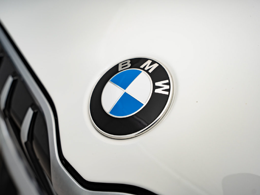Certified 2025 BMW X1 xDrive28i AWD/4WD image 3