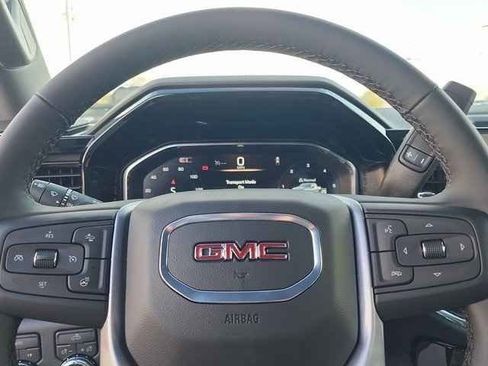 Used 2024 GMC Sierra 1500 Elevation image 31