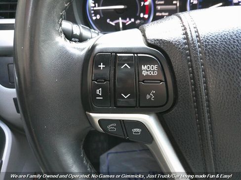 Used 2015 Toyota Highlander Limited image 48