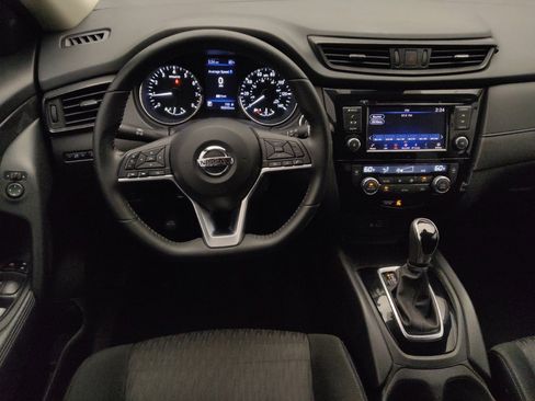 Used 2019 Nissan Rogue SV image 22
