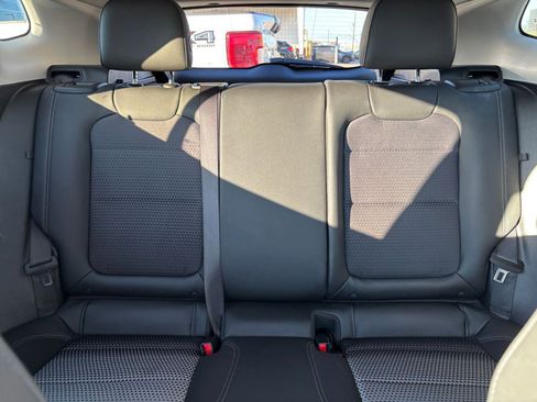 Used 2025 Chevrolet Trax LT image 36