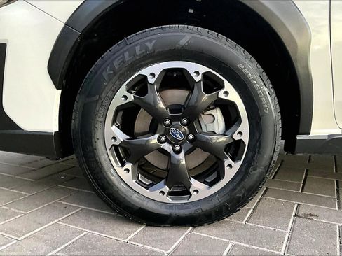 Used 2021 Subaru Crosstrek 2.0i Premium w/ Moonroof Package image 9