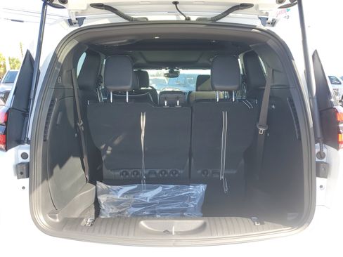 New 2026 Chrysler Pacifica Limited w/ S Appearance Package FWD image 7