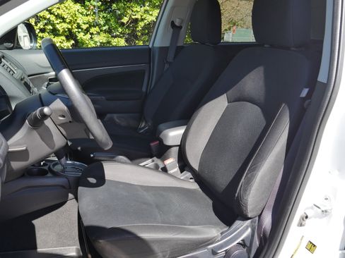 Used 2015 Mitsubishi Outlander Sport ES image 28