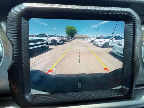 Used 2020 Jeep Gladiator Overland AWD/4WD image 26