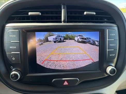 Used 2022 Kia Soul LX w/ Technology Package FWD image 16