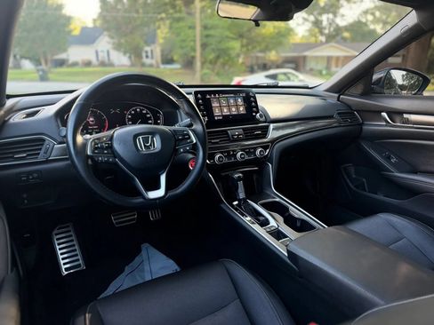 Used 2019 Honda Accord Sport image 9