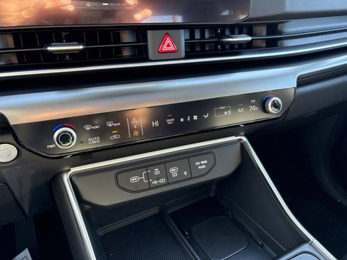 New 2026 Kia Carnival SX image 30